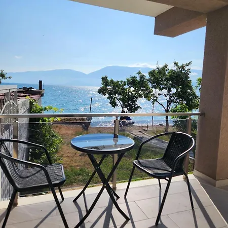 Lakefront House * بورغراديك