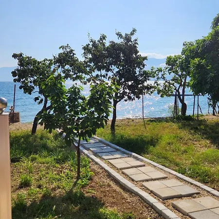 Lakefront House Apartmán Pogradec